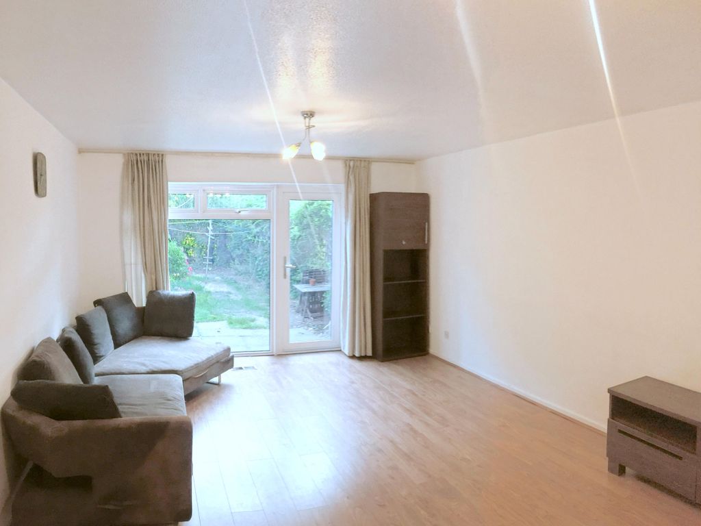 3 bed terraced house to rent in Tidenham Gardens, East Croydon, London