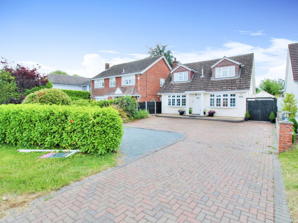 5 bed detached house for sale in Church Lane, Doddinghurst, Brentwood