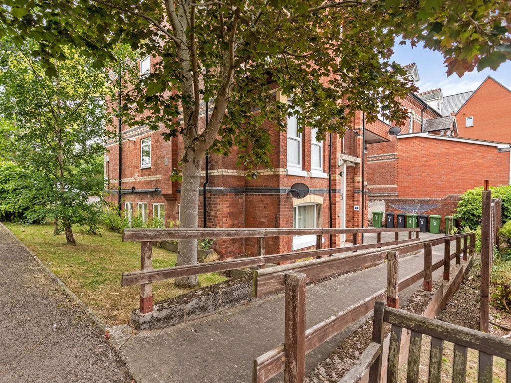 2 bed flat for sale in 22 Bodenham Road, Hereford HR1 Zoopla