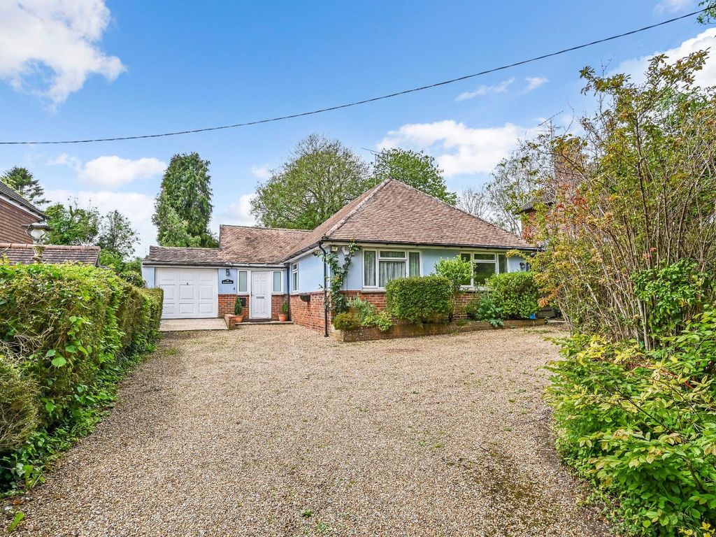 4 bed bungalow for sale in Anstey Lane, Alton, Hampshire GU34, £600,000