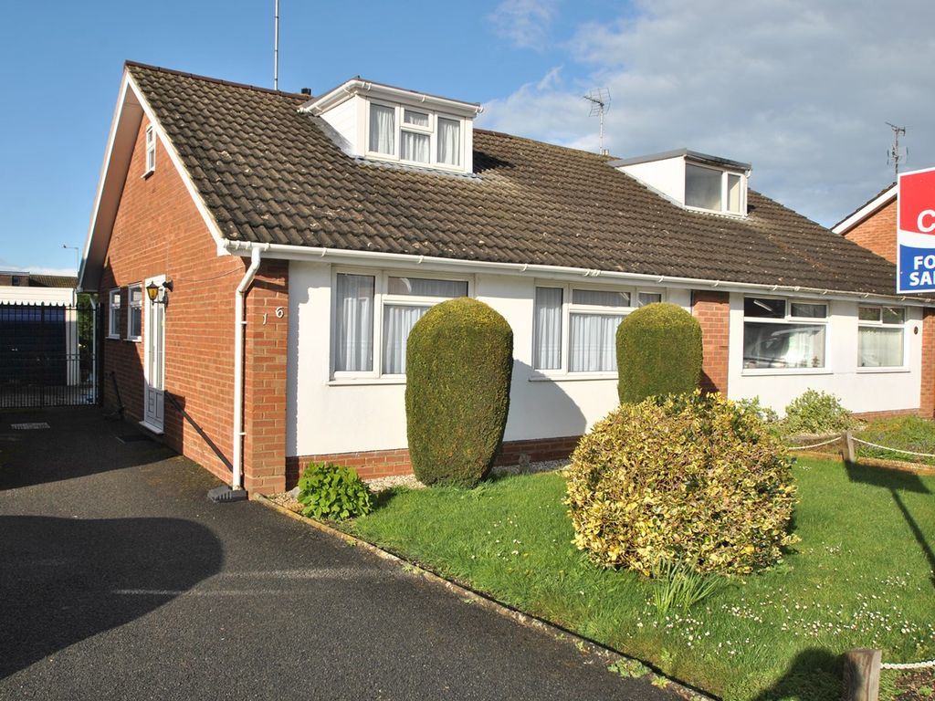 3 bed semidetached bungalow for sale in Selborne Road, Cleeve