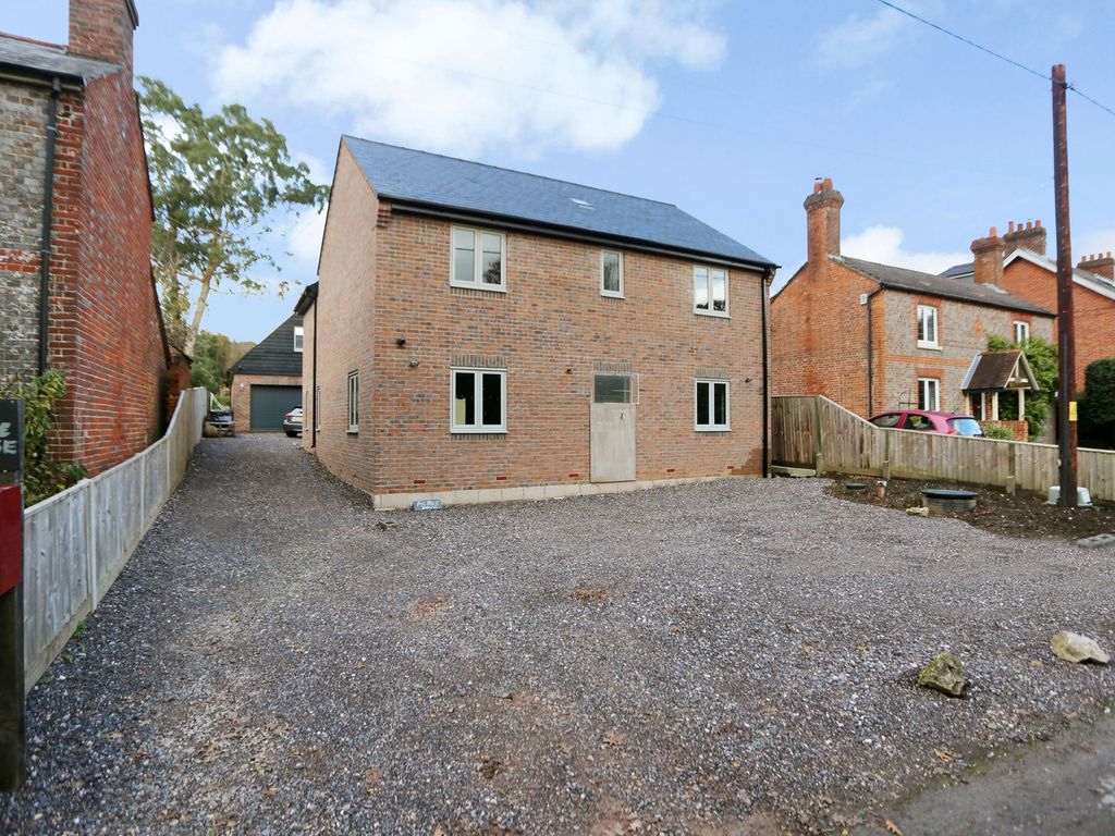 4 bed detached house for sale in Southwick Road, Wickham PO17, £825,000