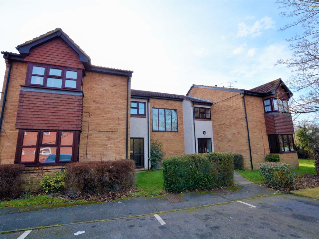 1 bed flat to rent in Clarkes Drive, Uxbridge UB8 Zoopla