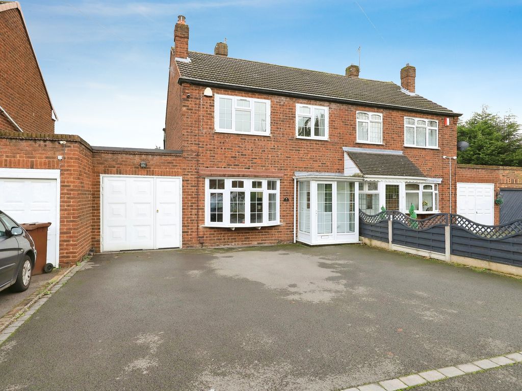 3 bed detached house for sale in Roderick Drive, Wednesfield, Wolverhampton WV11, £250,000 Zoopla