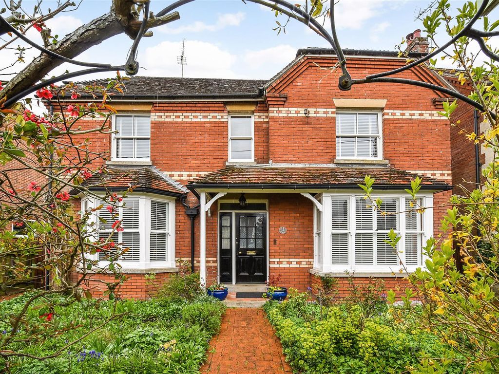 4 bed detached house for sale in Alexandra Road, Andover SP10 Zoopla