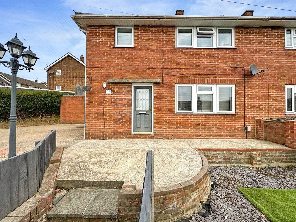 3 bed end terrace house for sale in Laburnum Road, Strood, Kent ME2