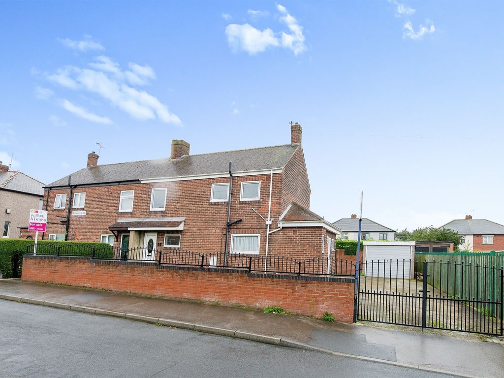 3 bed semidetached house for sale in Broomhill Place, Knottingley WF11