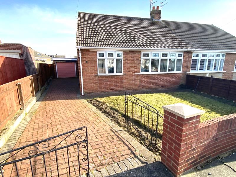 2 bed semidetached bungalow for sale in Balmoral Terrace, East
