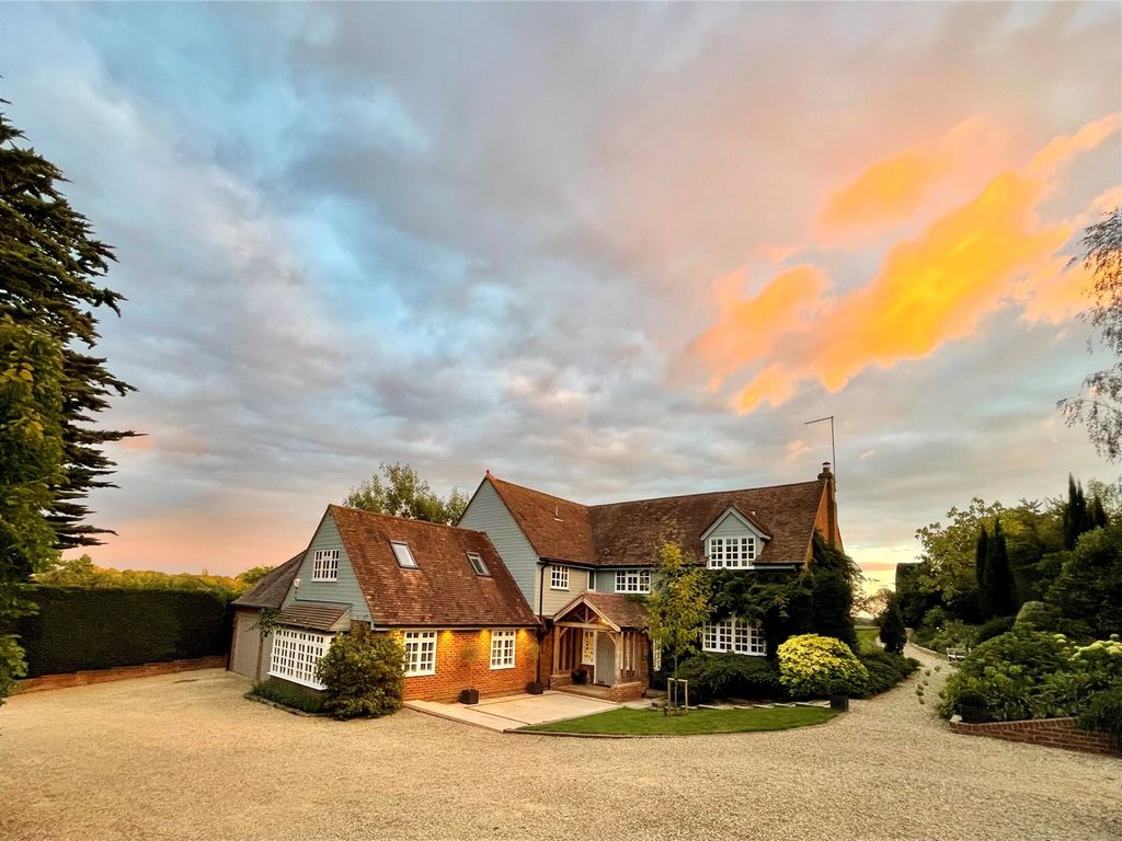 5 bed detached house for sale in Hockett Lane, Cookham Dean, Maidenhead