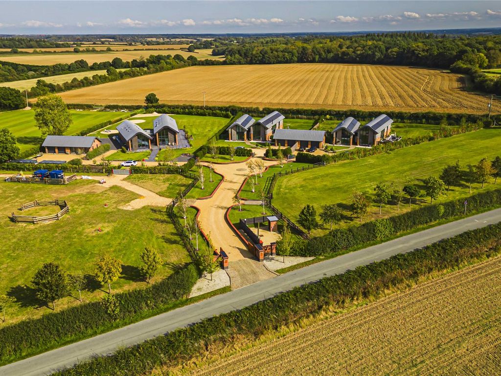 5 bed detached house for sale in Clements End Road, Studham LU6, £