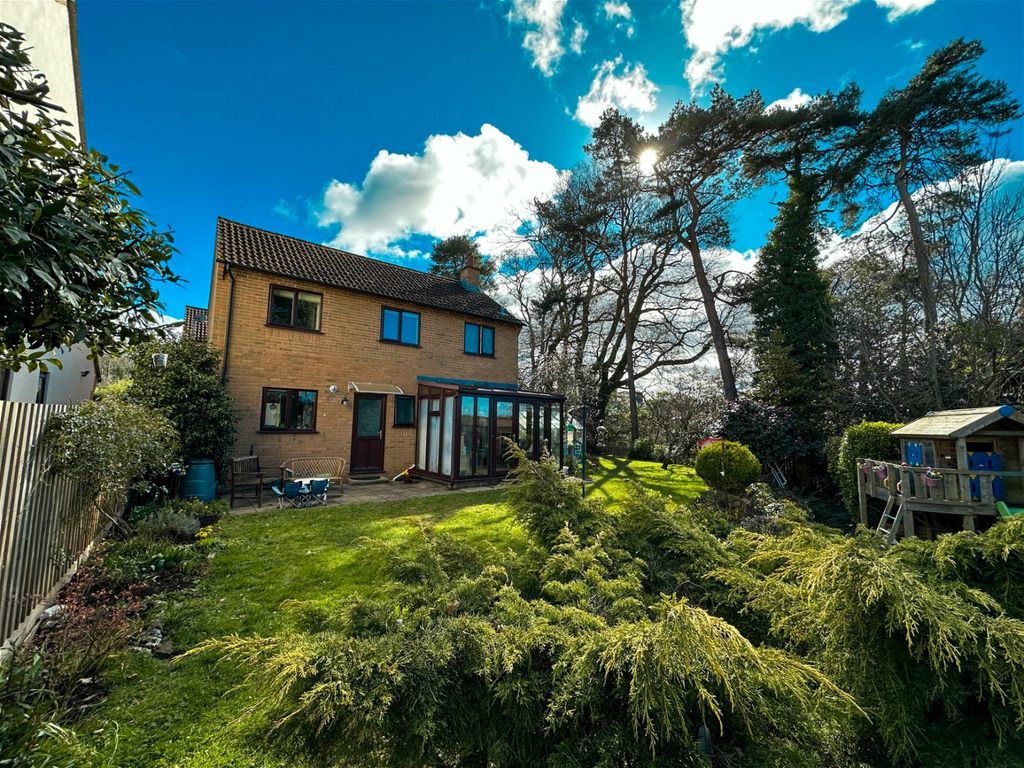 3 bed detached house for sale in Eagle Close, Kingsteignton, Newton