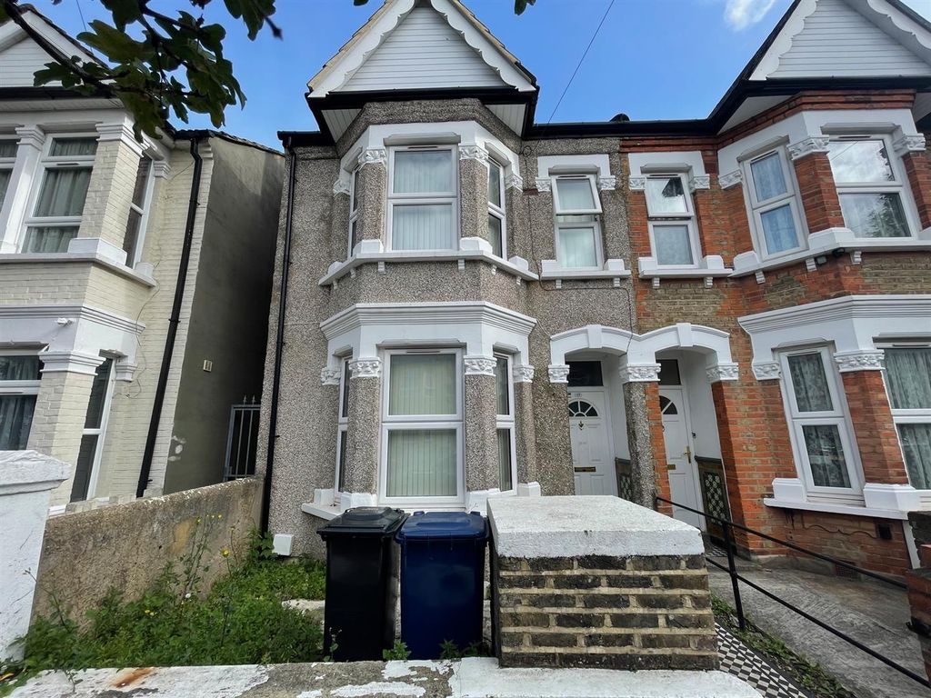 3 bed end terrace house for sale in West End Road, Southall UB1, £