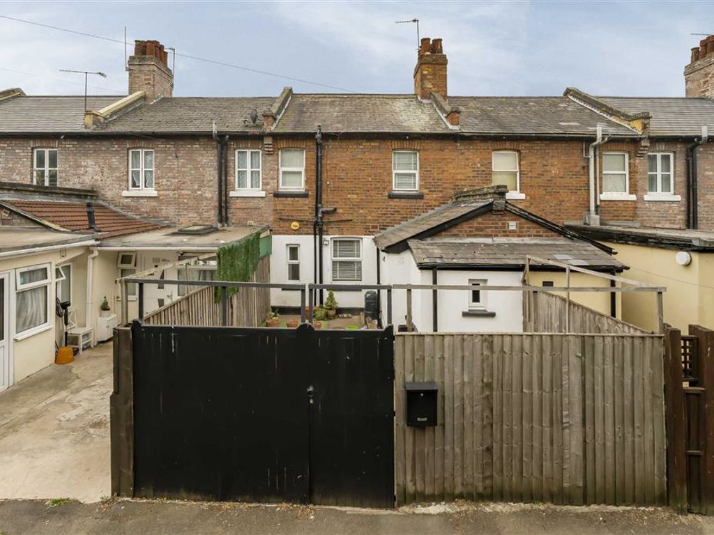 2 bed terraced house for sale in Brent Terrace, London NW2 Zoopla