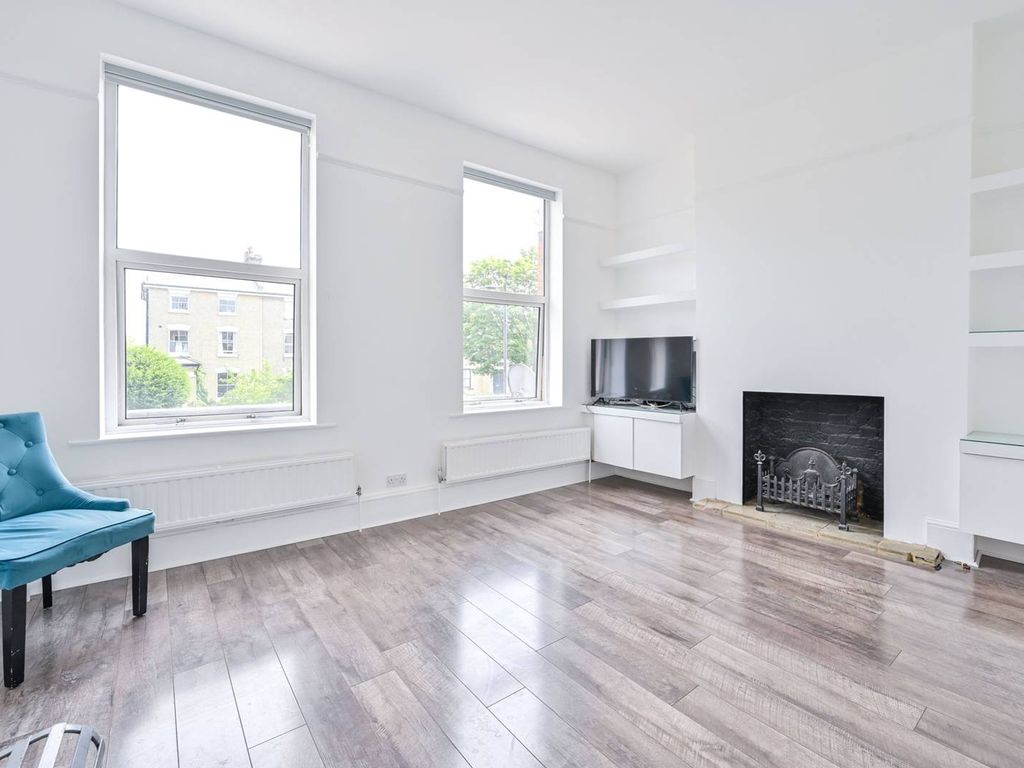 3 bed to rent in Rosendale Road, West Dulwich, London SE21