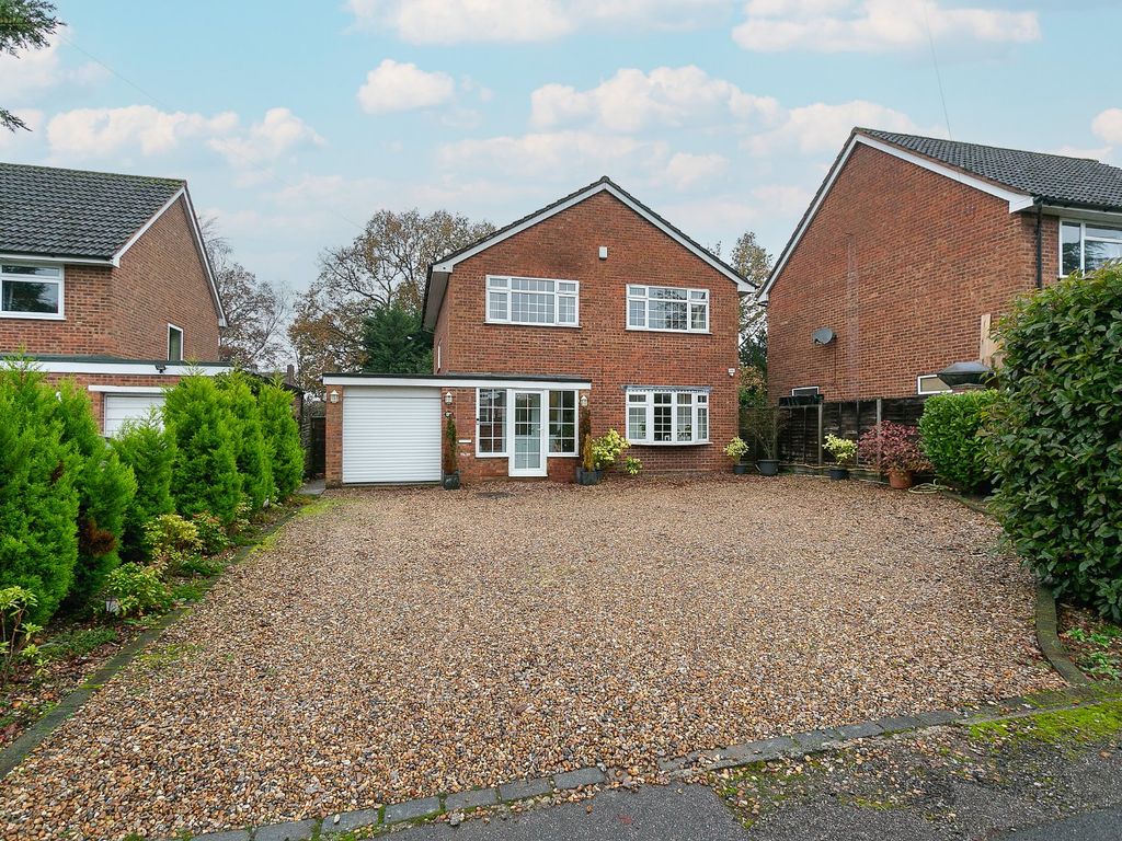 4 bed detached house for sale in Greenways, Abbots Langley