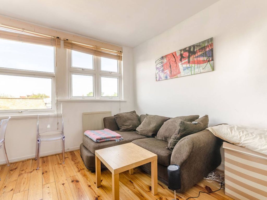 2 bed flat for sale in Wandsworth Bridge Road, Parsons Green, London