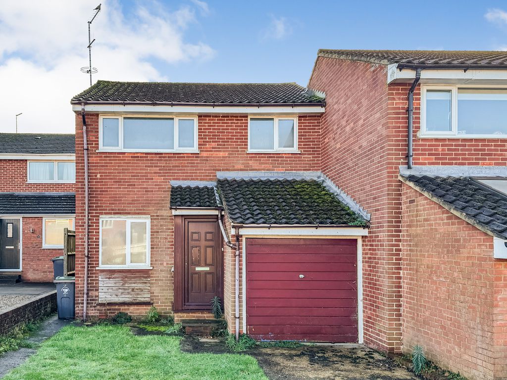 3 bed terraced house for sale in Pilgrim Close, Great Chesterford