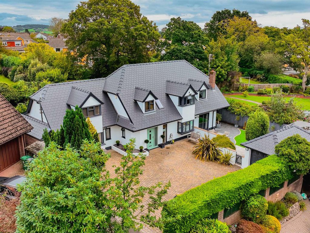 5 bed detached house for sale in The Oaks, Mill Road, Lisvane, Cardiff