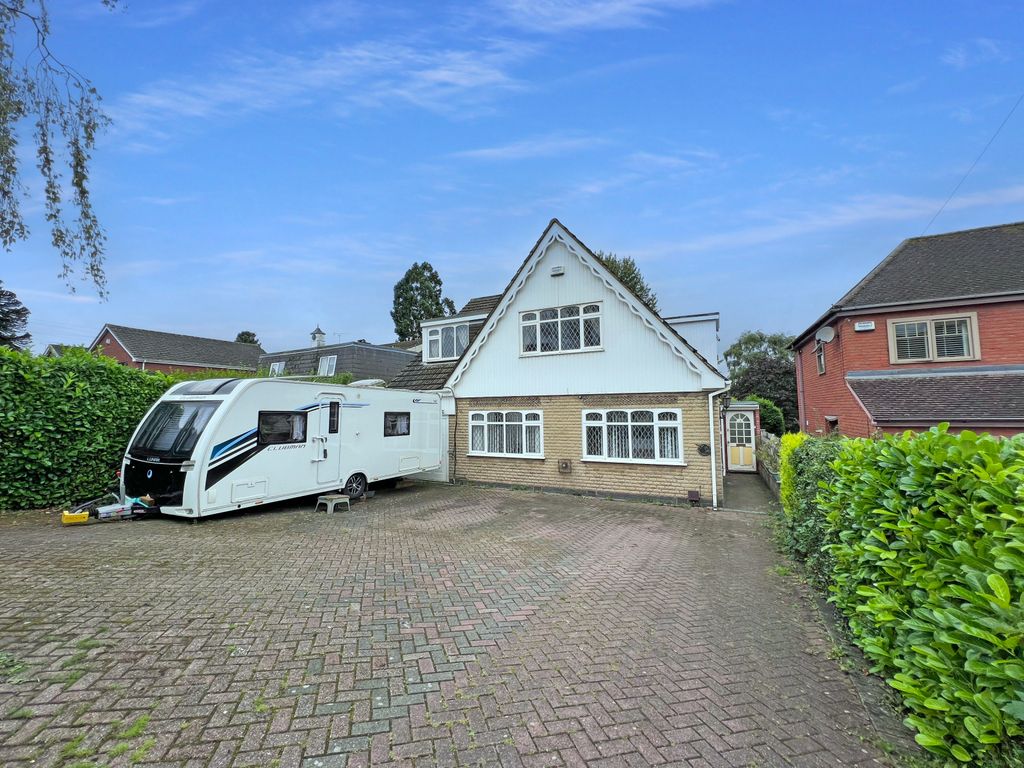 4 bed detached house for sale in Eastern Green Road, Eastern Green