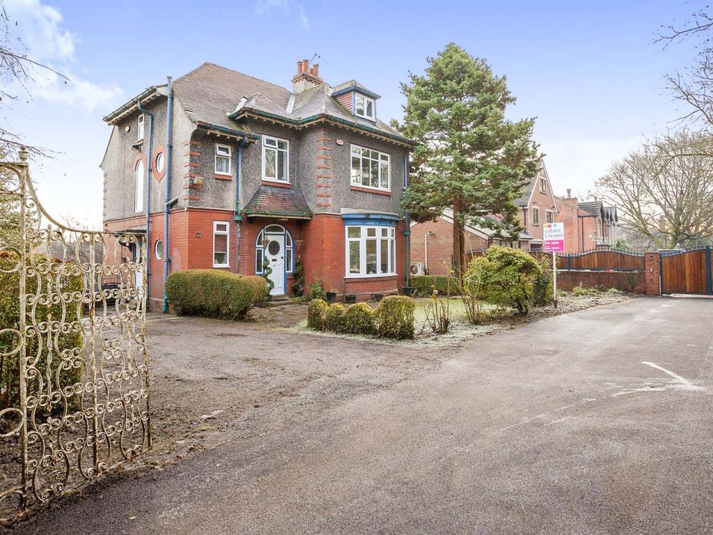 4 bed detached house for sale in Birkdale Road, Dewsbury WF13 Zoopla