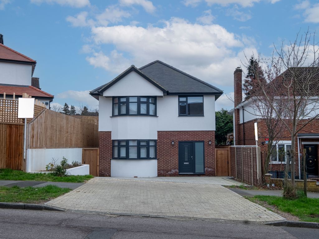 3 bed detached house to rent in Monksfrith Way, Southgate, London N14