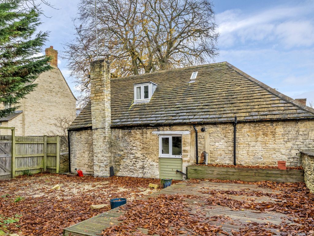 2 bed detached house to rent in Cirencester, Gloucestershire GL7 Zoopla