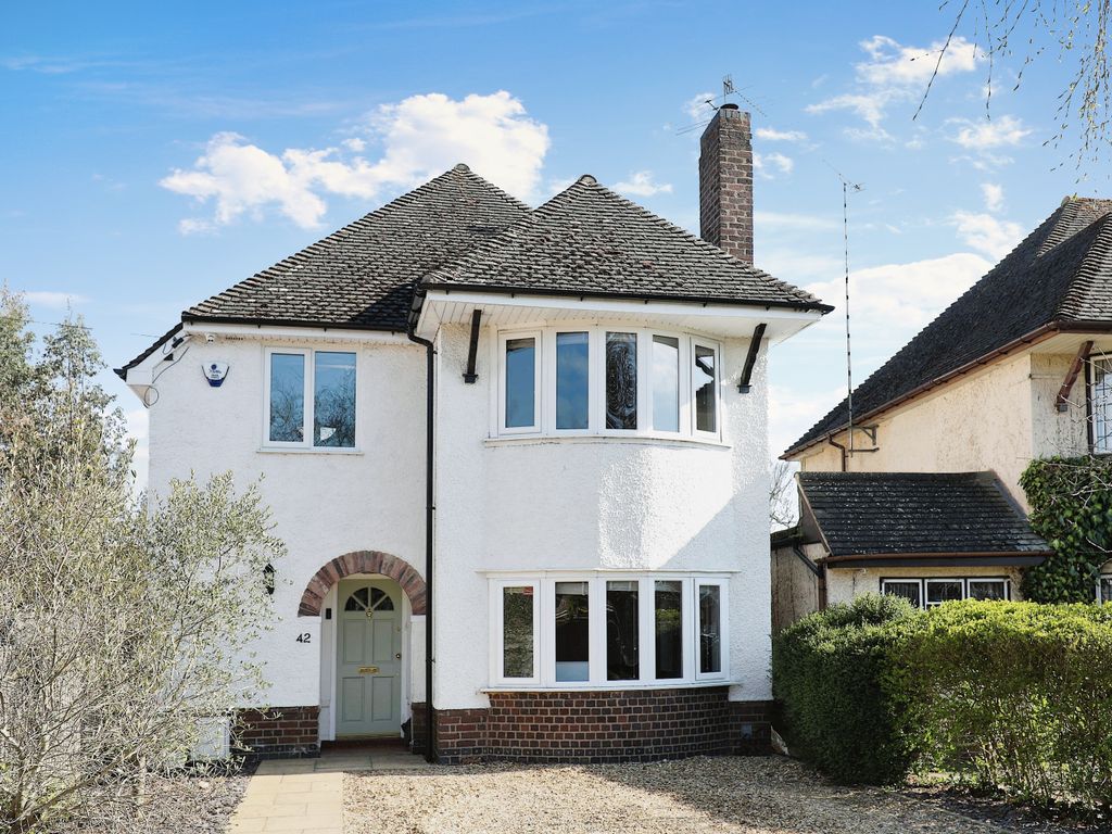 4 bed detached house for sale in Avon Crescent, StratfordUponAvon