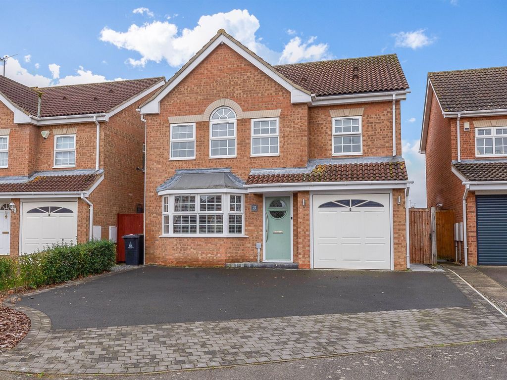 4 bed detached house for sale in Wallace Binder Close, Maldon CM9, £