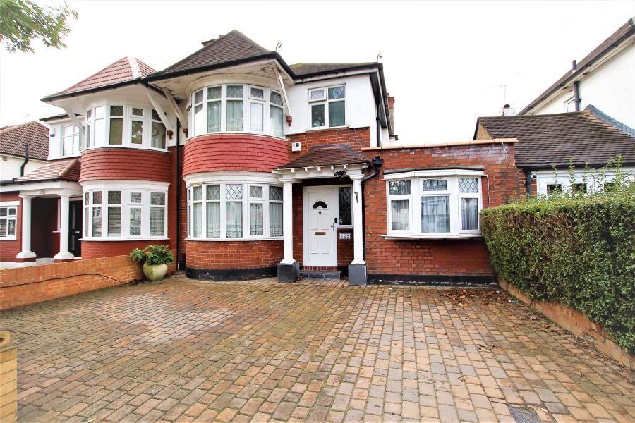 4 bed semidetached house for sale in Regal Way, Kenton HA3 Zoopla