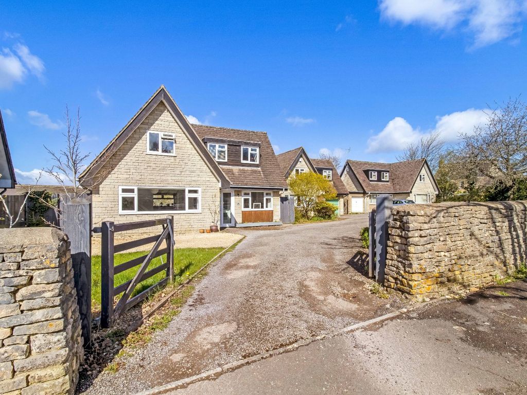 3 bed detached house for sale in Ashley Drive, Bussage, Stroud, Gloucestershire GL6, £485,000