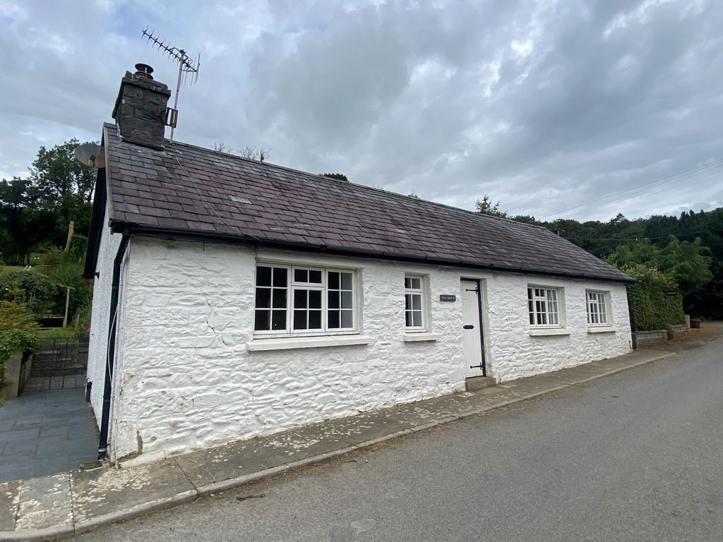 2 bed detached house for sale in Llanfair Road, Lampeter SA48 Zoopla