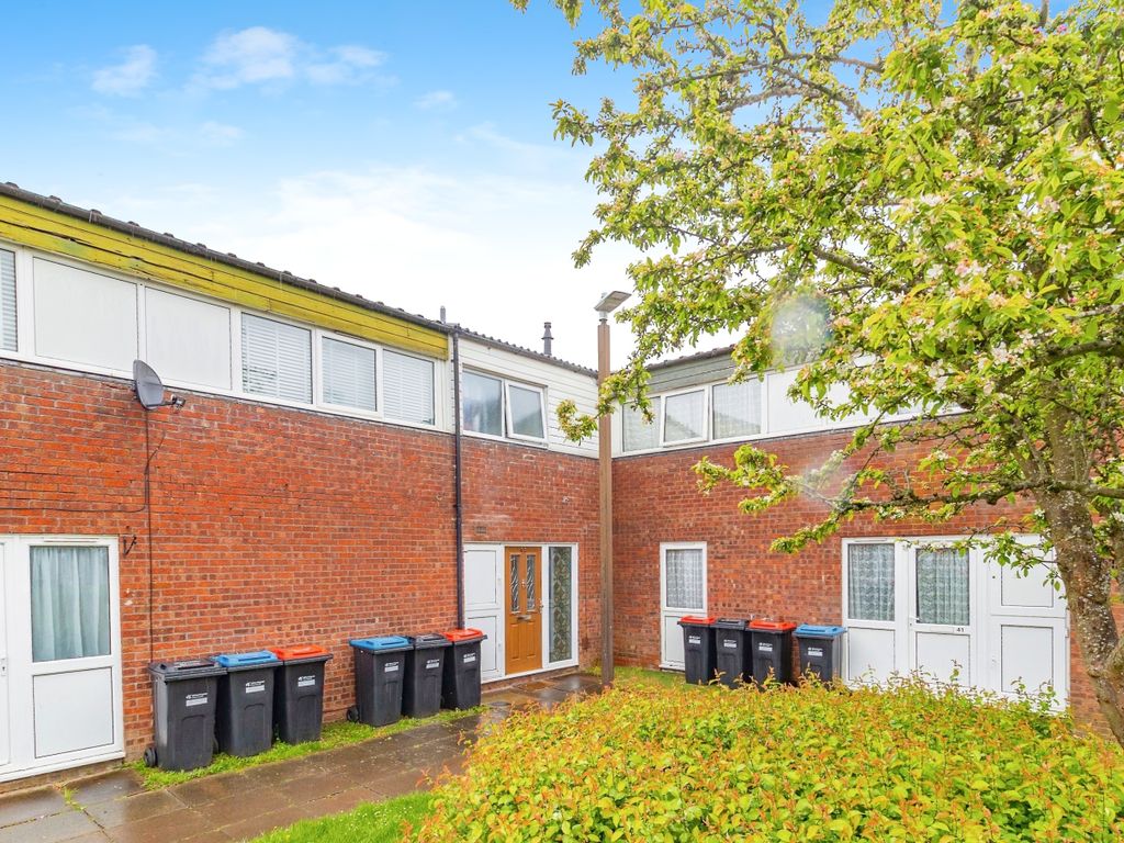 4 bed terraced house for sale in Reeves Croft, Hodge Lea, Milton Keynes