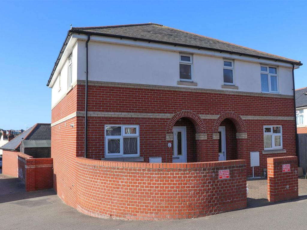 2 bed semidetached house to rent in Harwich Grove, Colchester CO4 Zoopla