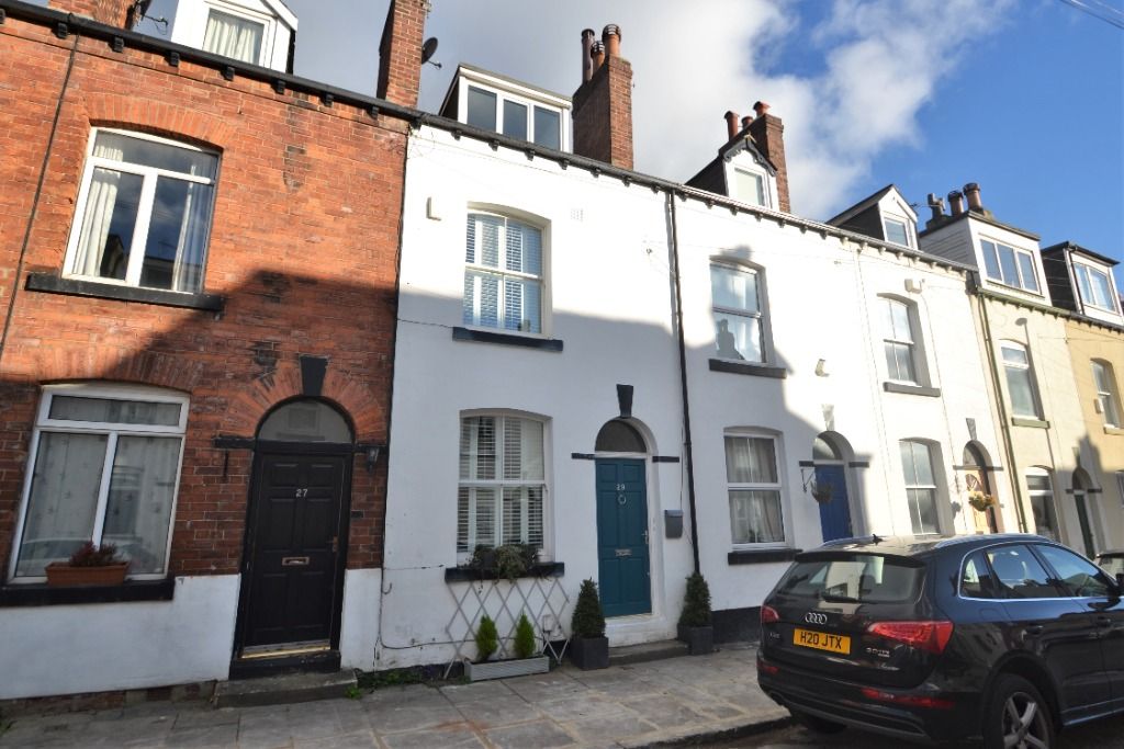 4 bed terraced house to rent in Victoria Street, Chapel Allerton, Leeds