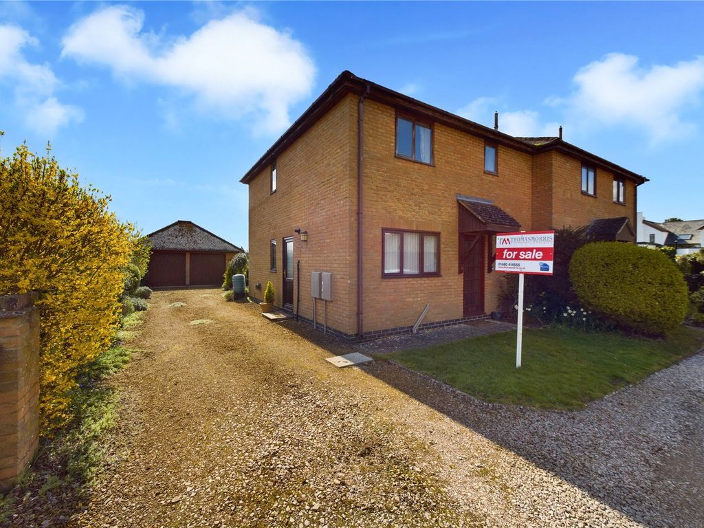 3 bed semidetached house for sale in Chestnut Close, Brampton