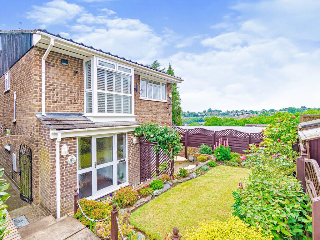 4 bed detached house for sale in Eastern View, Biggin Hill, Westerham