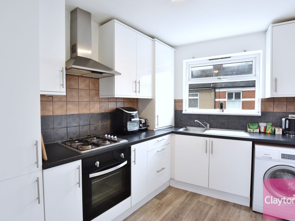1 bed for sale in Garfield Street, Watford WD24, £230,000
