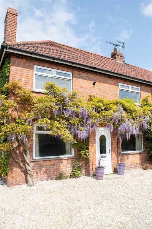 3 bed semidetached house for sale in West Close, Newport, Brough HU15