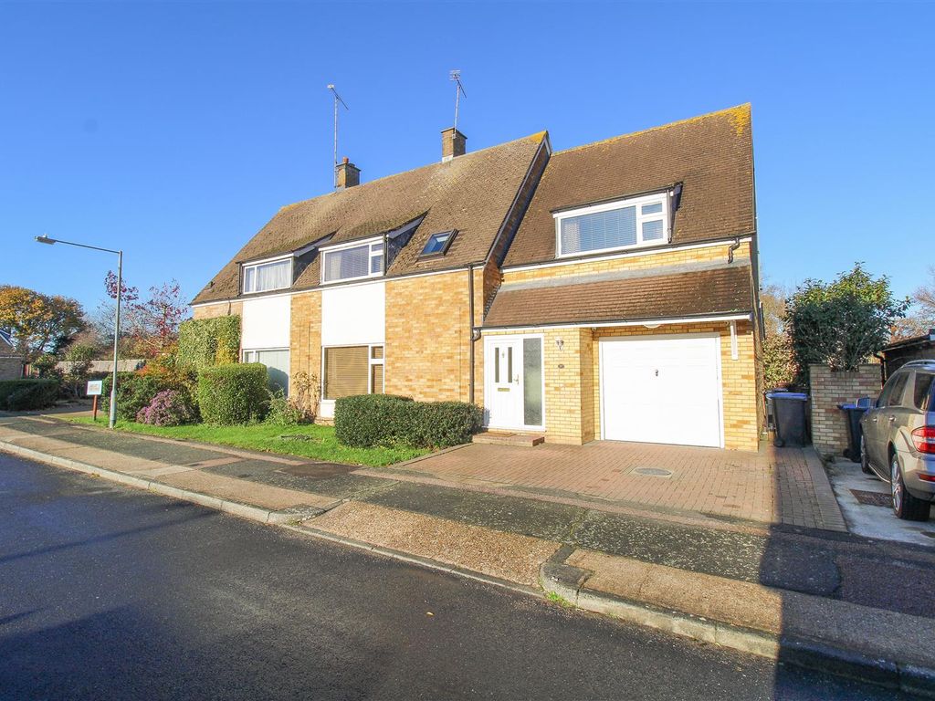 4 bed semidetached house for sale in Brook Lane Field, Harlow CM18