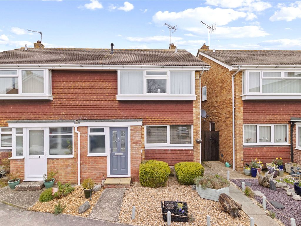 3 bed semidetached house for sale in Arnold Way, Bosham, Chichester