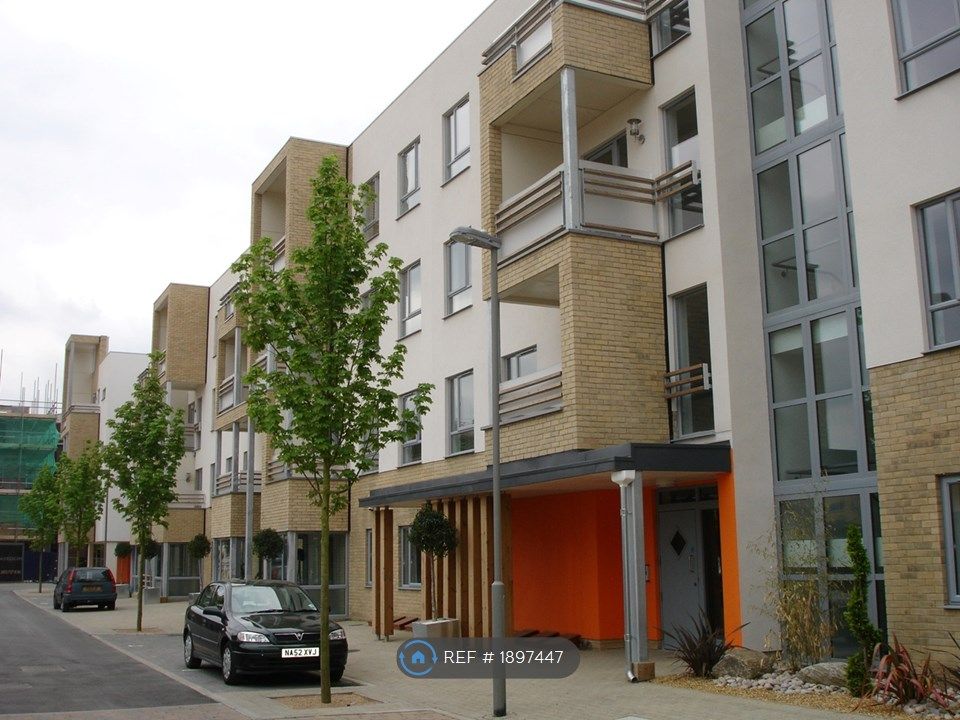 2 bed flat to rent in Glenalmond Avenue, Cambridge CB2, £2,700 pcm Zoopla