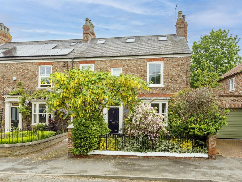 5 bed link detached house for sale in Newton Road, Tollerton, York YO61, £675,000 Zoopla