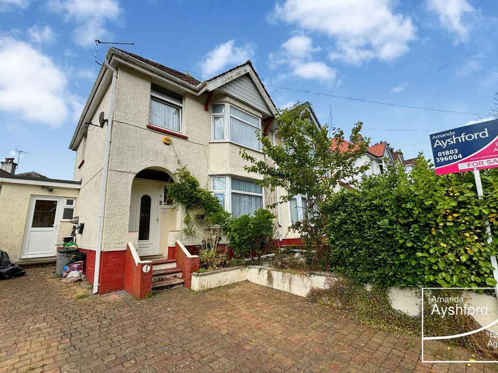 3 bed semidetached house for sale in Valley Road, Preston