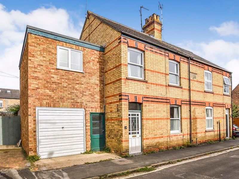 3 bed end terrace house for sale in Vine Street, Stamford PE9, £350,000