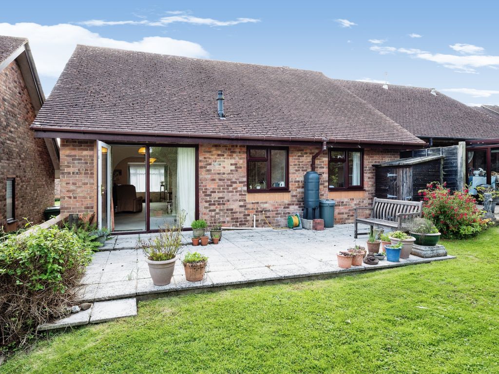 2 bed bungalow for sale in Cross Lane Gardens, Ticehurst, Wadhurst TN5