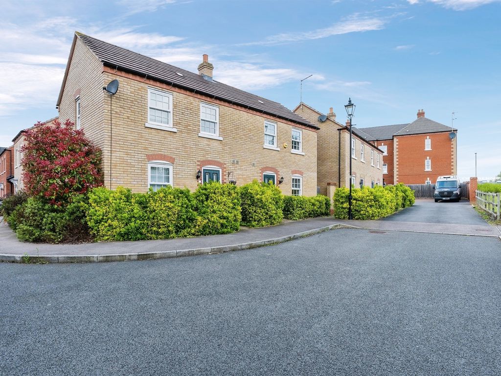 2 bed terraced house for sale in Griffin Way, Kempston, Bedford MK42