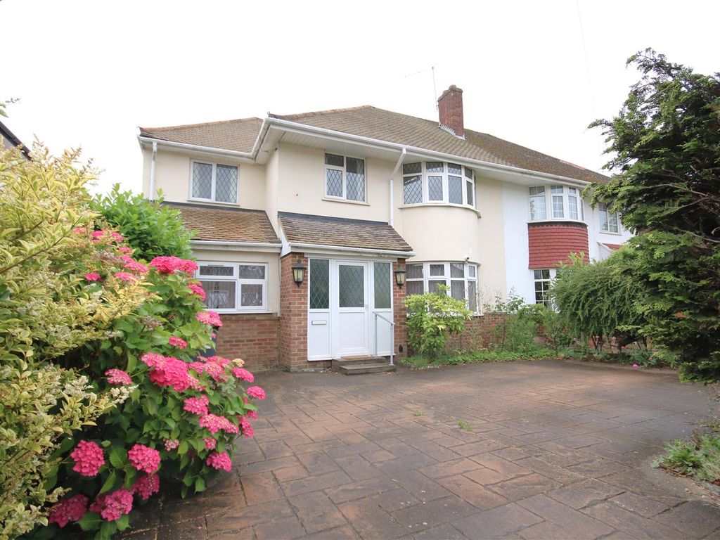 5 bed semidetached house for sale in Marlborough Road, Langley, Slough
