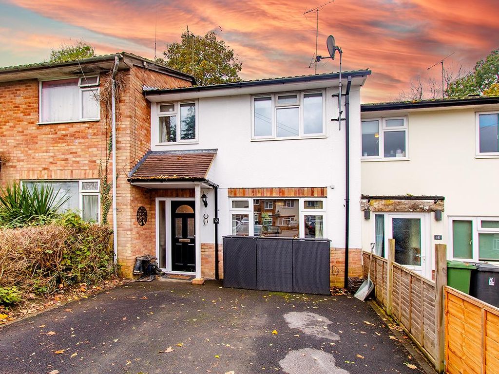 3 bed terraced house for sale in Knowle Close, Crowborough TN6 Zoopla