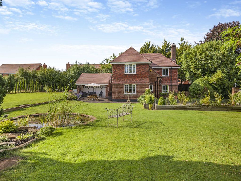 3 bed detached house for sale in Lea, RossOnWye, Herefordshire HR9, £