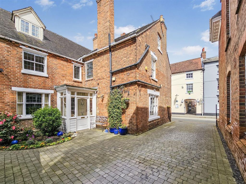 5 bed semidetached house for sale in Lower Church Street, AshbyDeLa